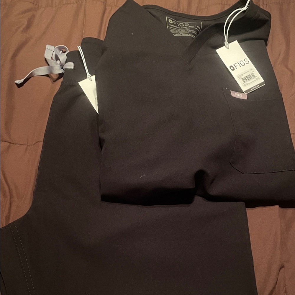 Figs Charcoal Scrub Ensemble